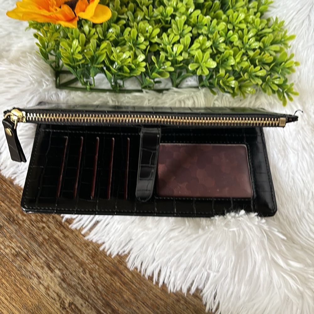 Croc Print Wallet - Picture 4 of 9